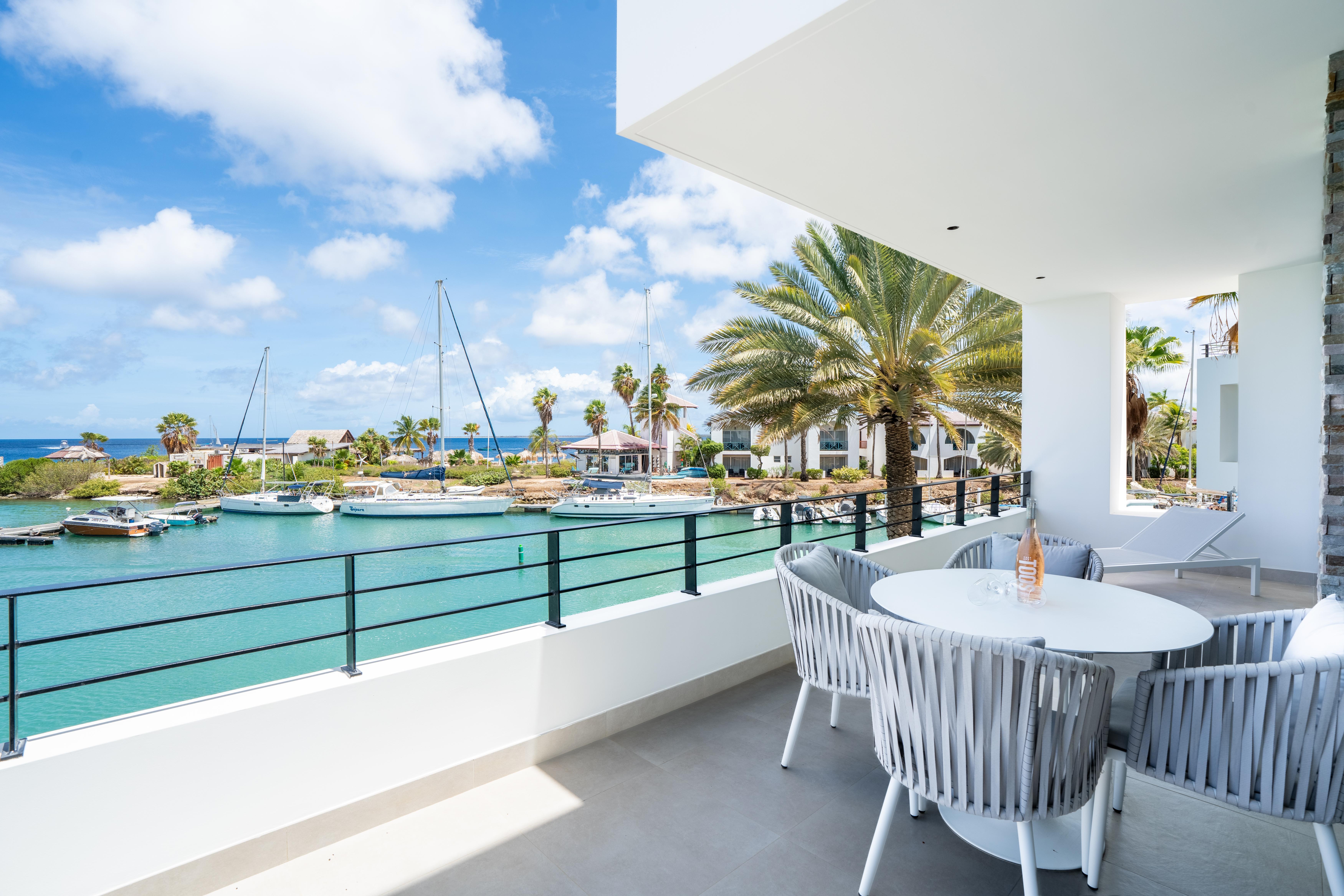 Van Der Valk Plaza Beach & Dive Resort Bonaire Playa Exterior foto