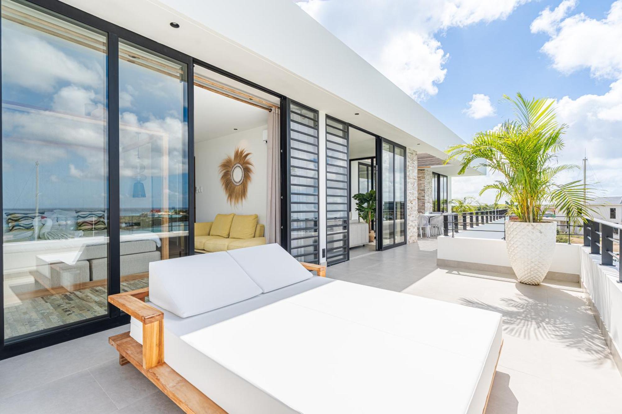 Van Der Valk Plaza Beach & Dive Resort Bonaire Playa Exterior foto