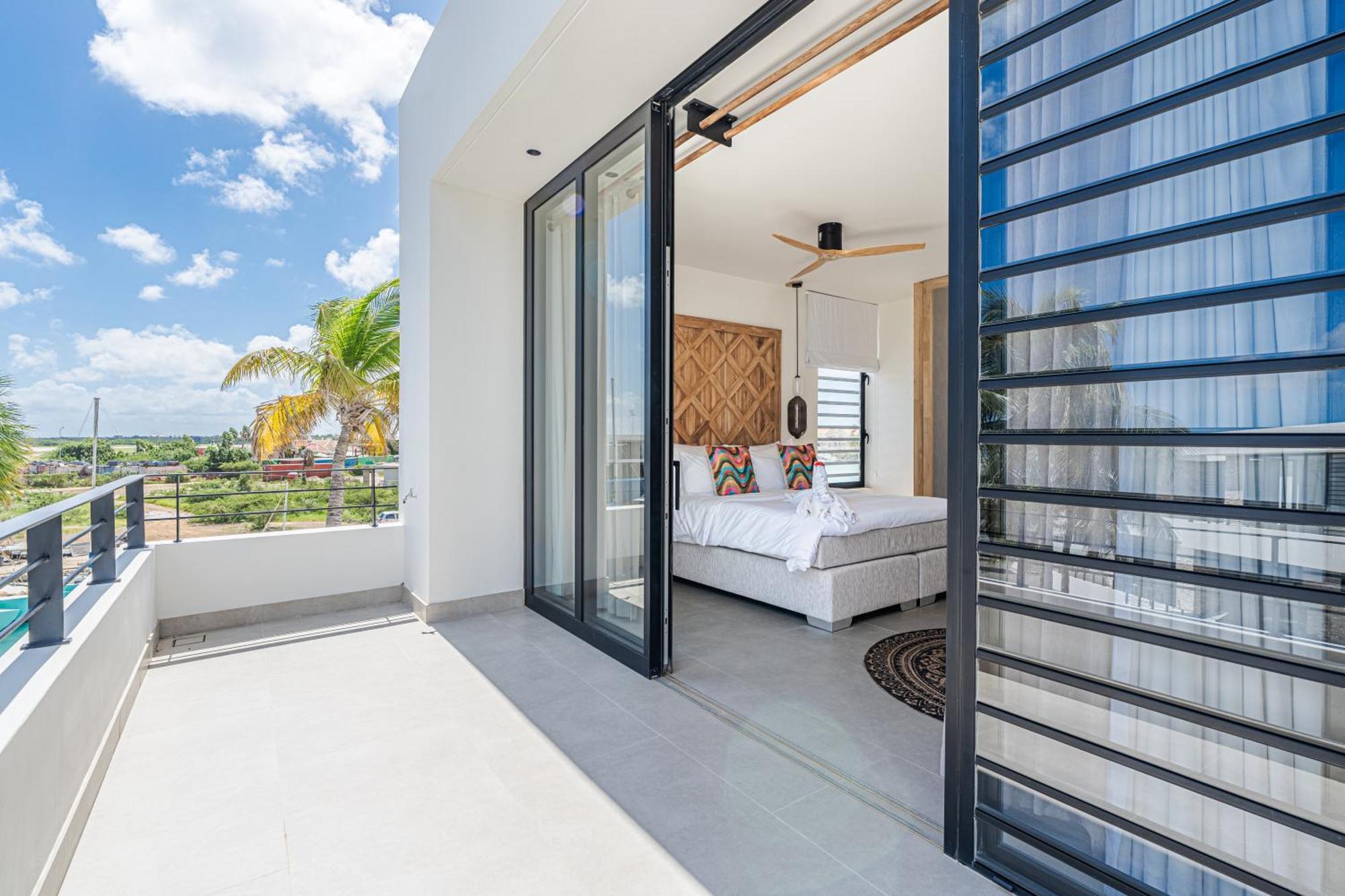 Van Der Valk Plaza Beach & Dive Resort Bonaire Playa Exterior foto